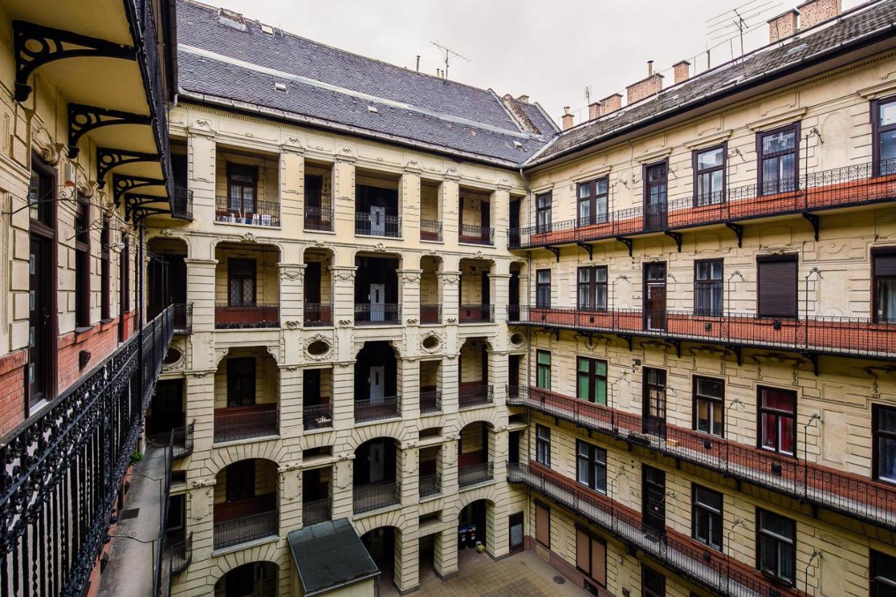 Rakoczi Ut 63. Apartment